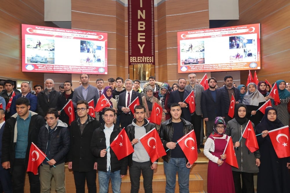 Kabe kokulu gençlerden Mehmetçiğe dua 
