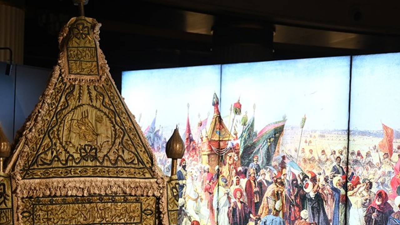 Kabe yolunda: mukaddes yolculuk hatıraları sergisi' ziyarete açıldı