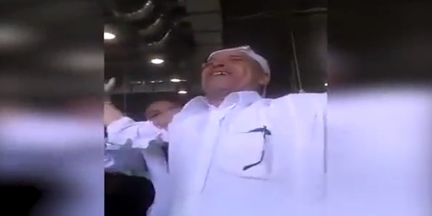 Kabe'de gözleri açılan kör adamın büyük sevinci