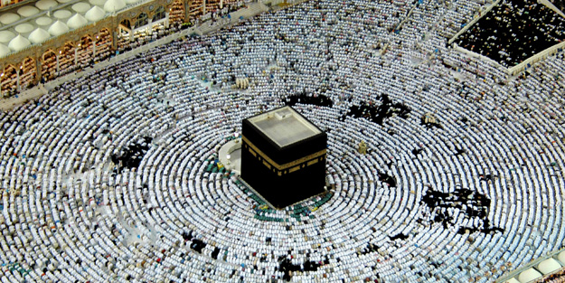 Kabe’de ilk iftar yapıldı