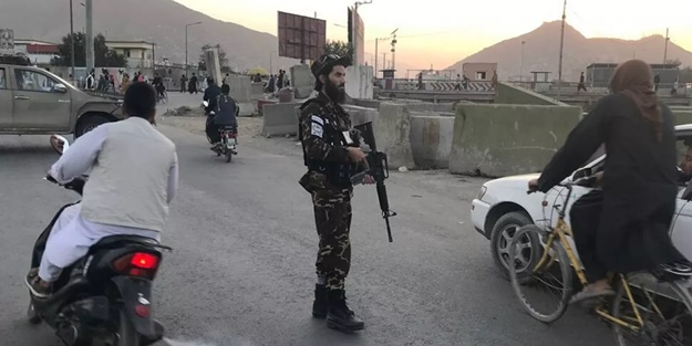 Kabil'de bir camiye bombalı saldırı! Ölü ve yaralılar var