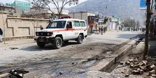 Kabil'de bombalı saldırı: Ölüler var!