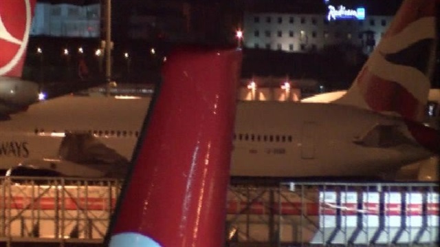 Kabin memurları fenalaşınca uçuş iptal edildi