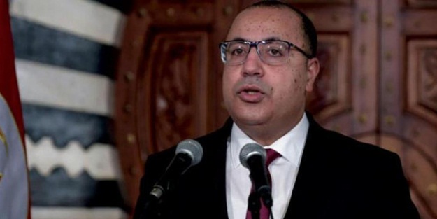 Kabine krizi! Ülkenin Başbakanı 5 bakanı görevden aldı