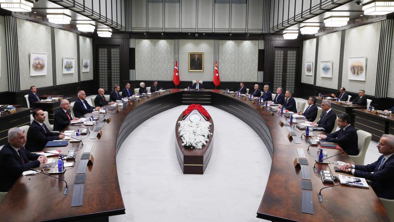 Kabine toplandı! Masada çok önemli konular var