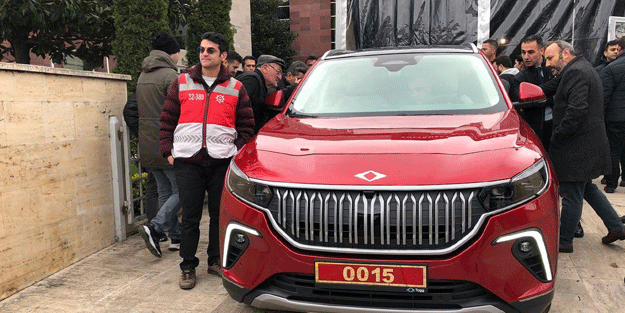 Kabine üyeleri, Ankara Spor Salonu'na TOGG ile geldi