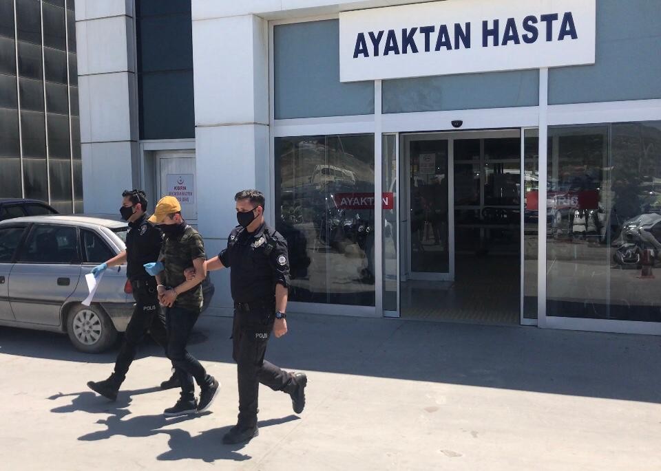 Kablo hırsızı suçüstü yakalandı 