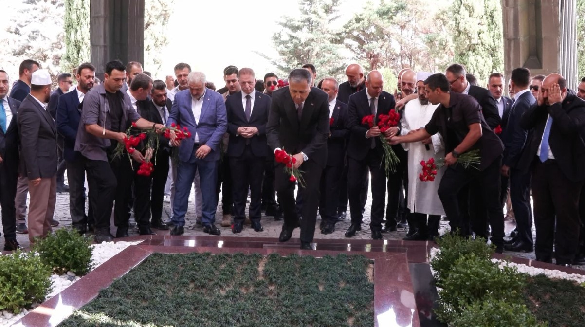 Kabri başında anıldı… Erdoğan’dan Adnan Menderes mesajı