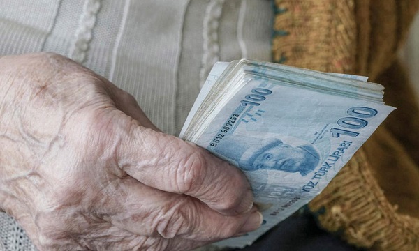 Kaç yaşında emekli olurum? | Bugün emekli olsam ne kadar maaş alırım?