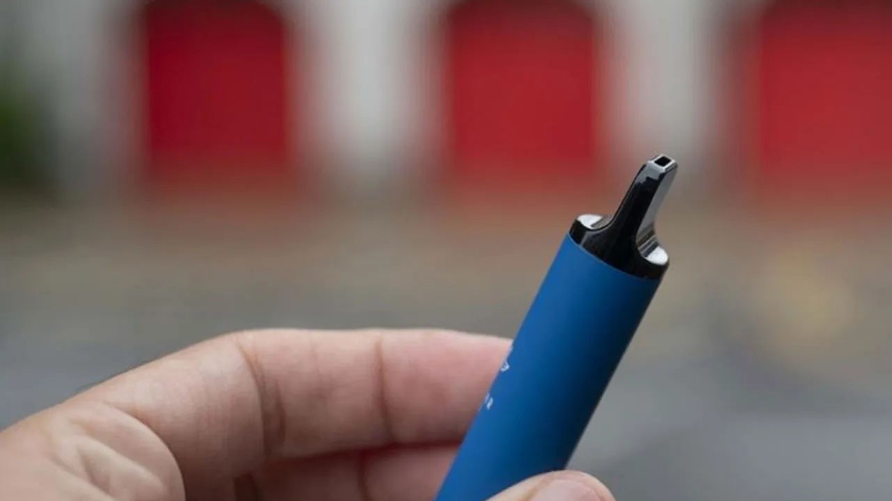 Kaçak elektronik sigara operasyonu: Sigara satışını engellediler!