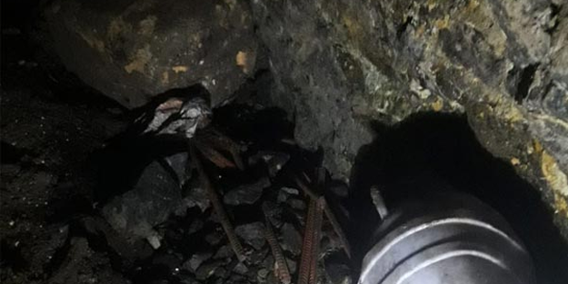 Kaçak kazı yaparken jandarmaya enselendiler