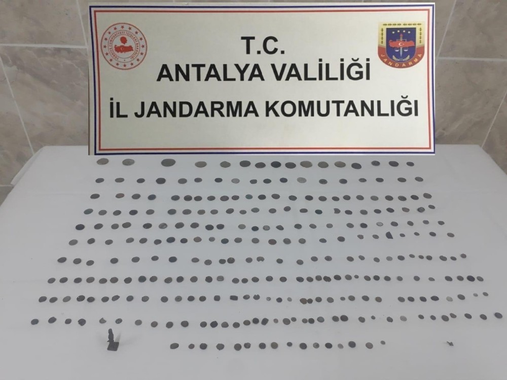 Kaçak kazılara jandarma baskını 