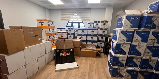 Kaçak sigara deposuna polis baskını