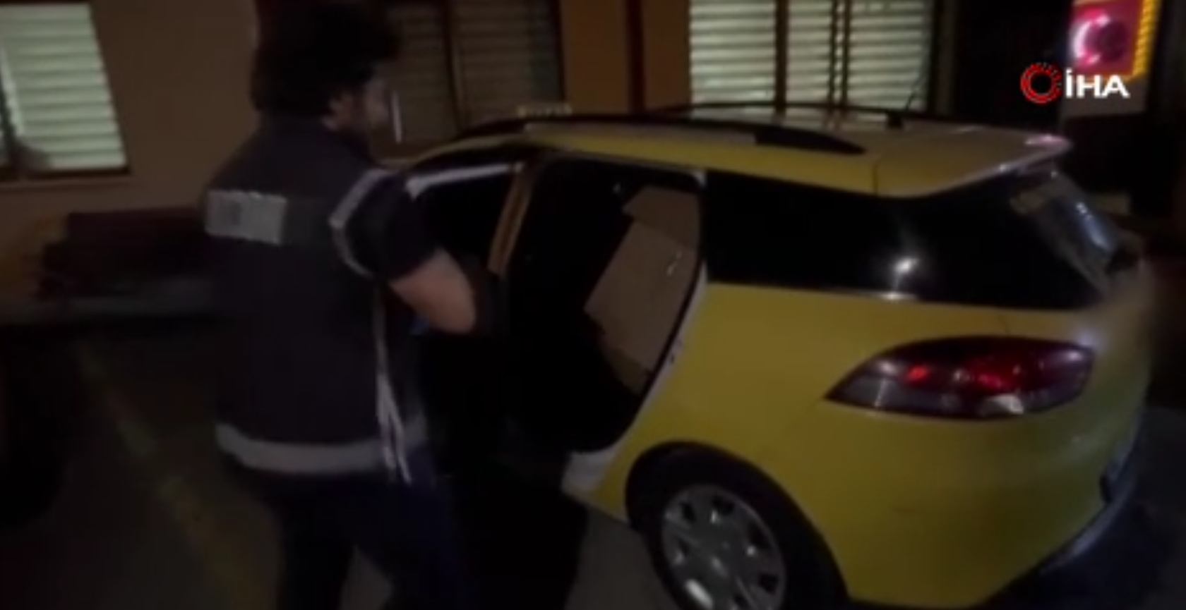 Kaçak sigara operasyonunda 2 gözaltı