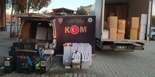 Kaçak sigara üretilen eve operasyon