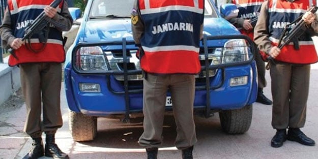 Kaçak yollarla Türkiye'ye giren 70 kişi yakalandı