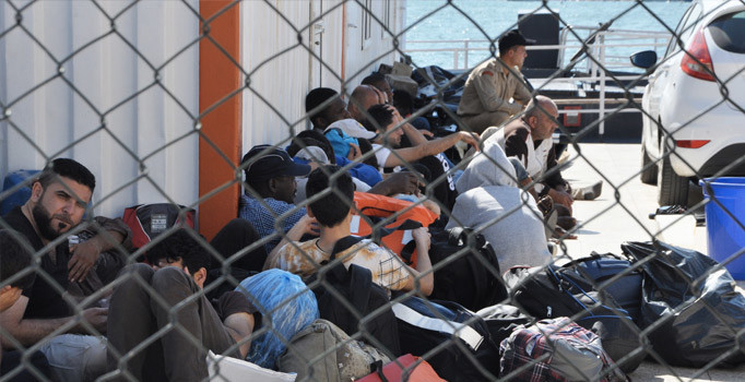 Kaçak yollarla yurt dışına çıkmak isteyen 48 kaçak yakalandı