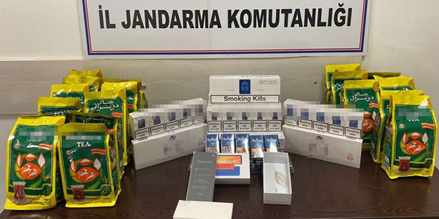 Kaçakçılara darbe! kaçak cep telefonu, çay ve sigara ele geçirildi