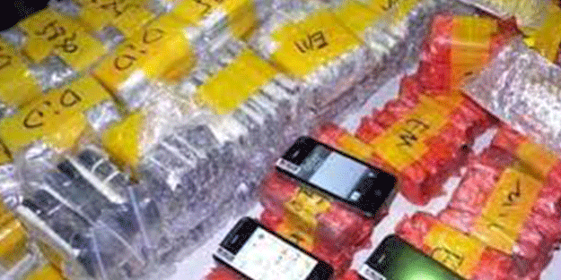 Kaçakçılığın böylesi! Adamın üzerinde 50 kaçak cep telefonu bulundu