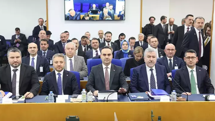 Kacır: Türkiye ekonomisi seriye bağladı! 20 çeyrektir devam ediyor…