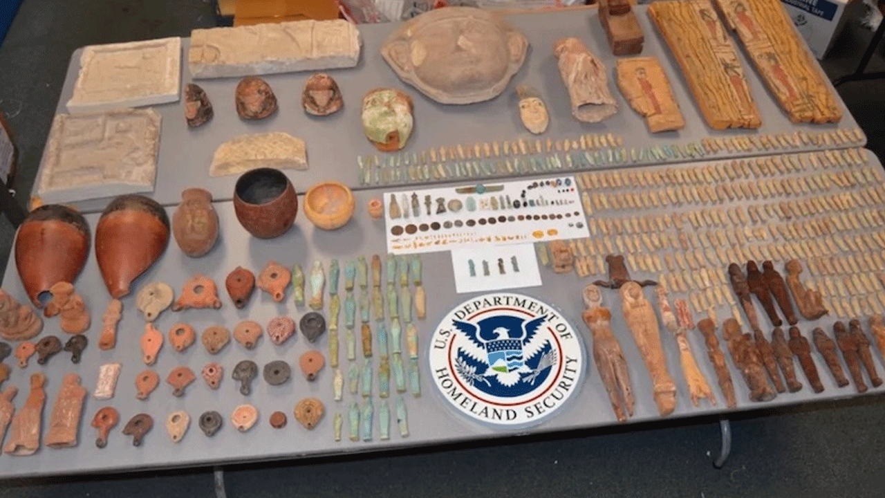 Kaçırdığı tarihi eserler başına bela oldu