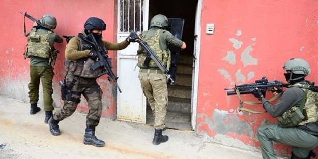 Kaçmaya kalkışan terörist kıskıvrak yakalandı