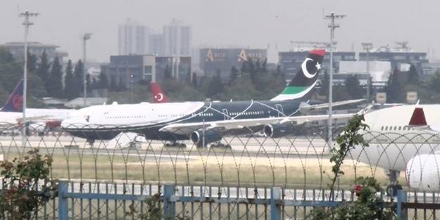 Kaddafi'nin uçağı İstanbul'a geldi