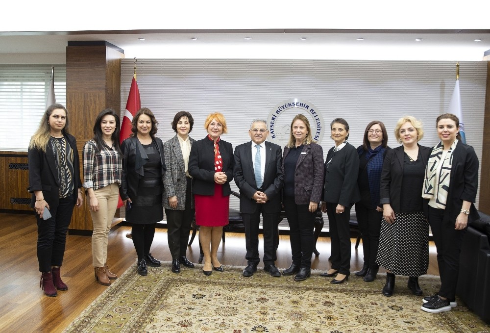 KADİGER Genel Başkanı Emine Erdem Başkan Büyükkılıç’ı ziyaret etti. 