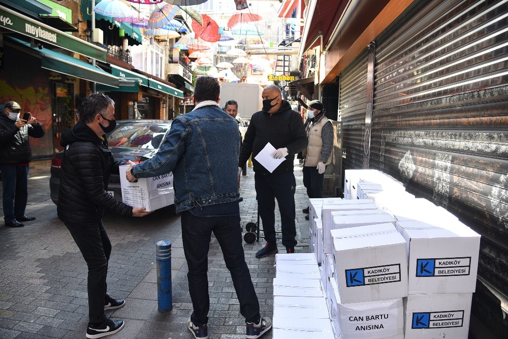Kadıköy Belediyesi’nden esnaf derneklerine destek 
