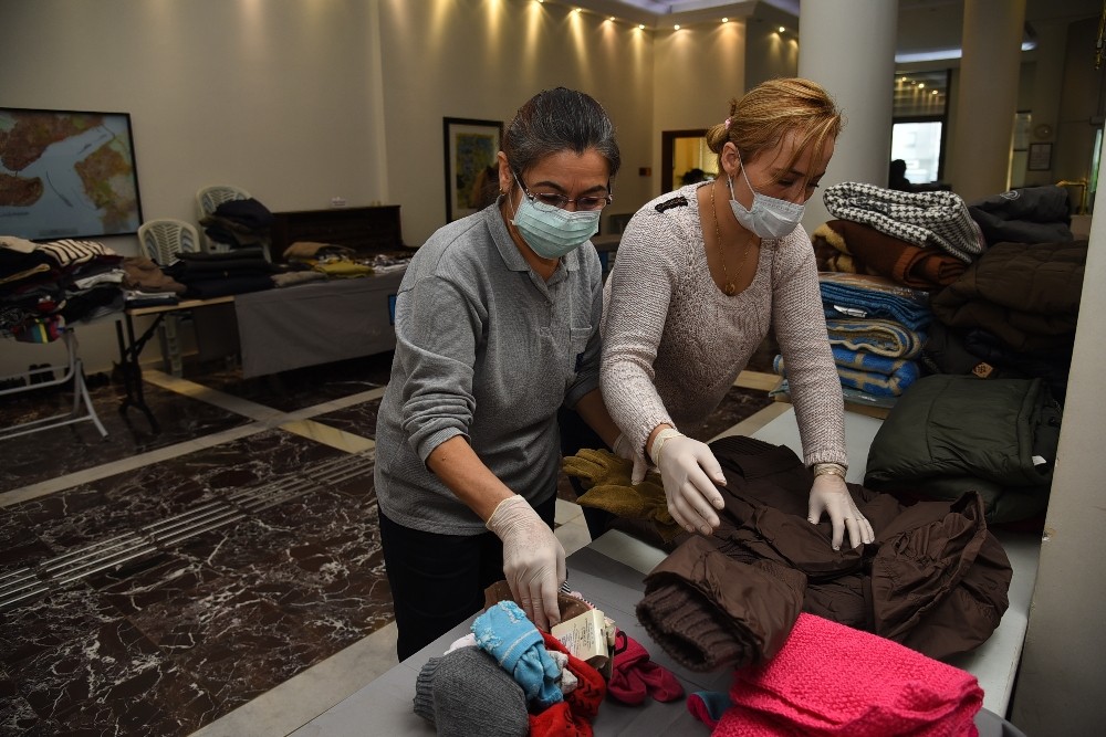 Kadıköy, depremin ardından yaraları birlikte sarıyor 