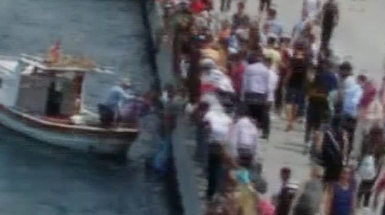 Kadıköy iskelesinde hareketli anlar!