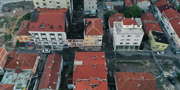 Kadıköy'de 3 kişinin öldüğü bina havadan görüntülendi