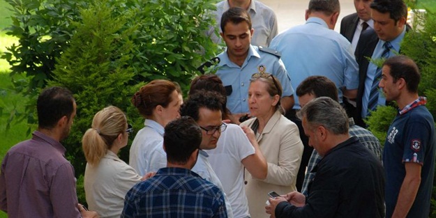 Kadıköy'de AK Partili adaya ambargo