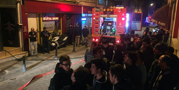 Kadıköy'de erkek öğrenci yurdunda yangın