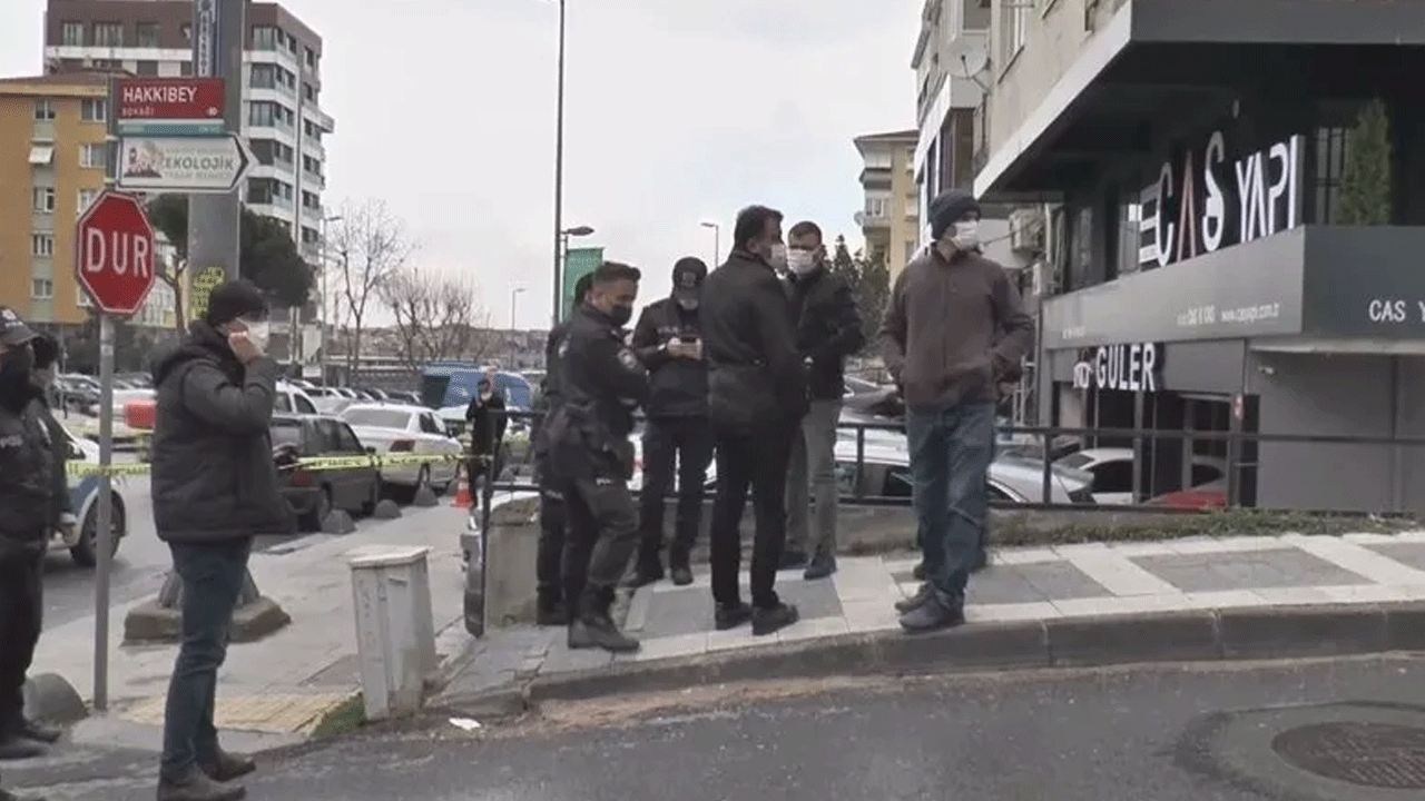 Kadıköy’de oto galerisi kurşunlandı! 2 zanlı tutuklandı