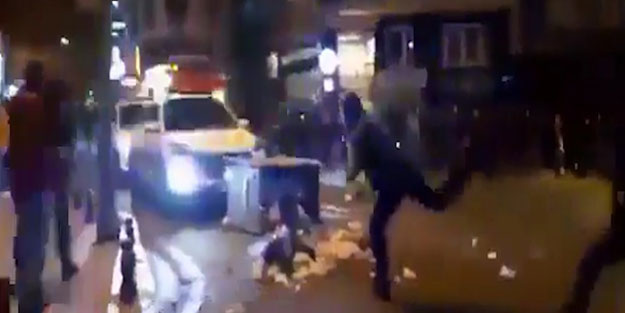 Kadıköy'de polis araçlarına saldırdılar