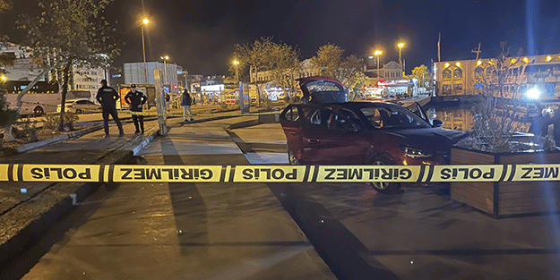 Polisten kaçmaya çalışan 4 zanlı yakalandı