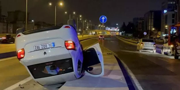 Kadıköy'de refüje çarpan otomobil takla attı