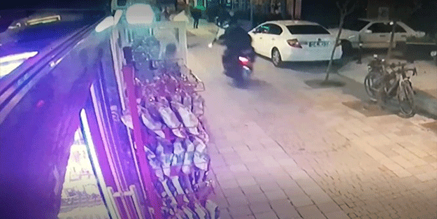 Kadıköy'de restorana silahlı saldırı kameralara yansıdı