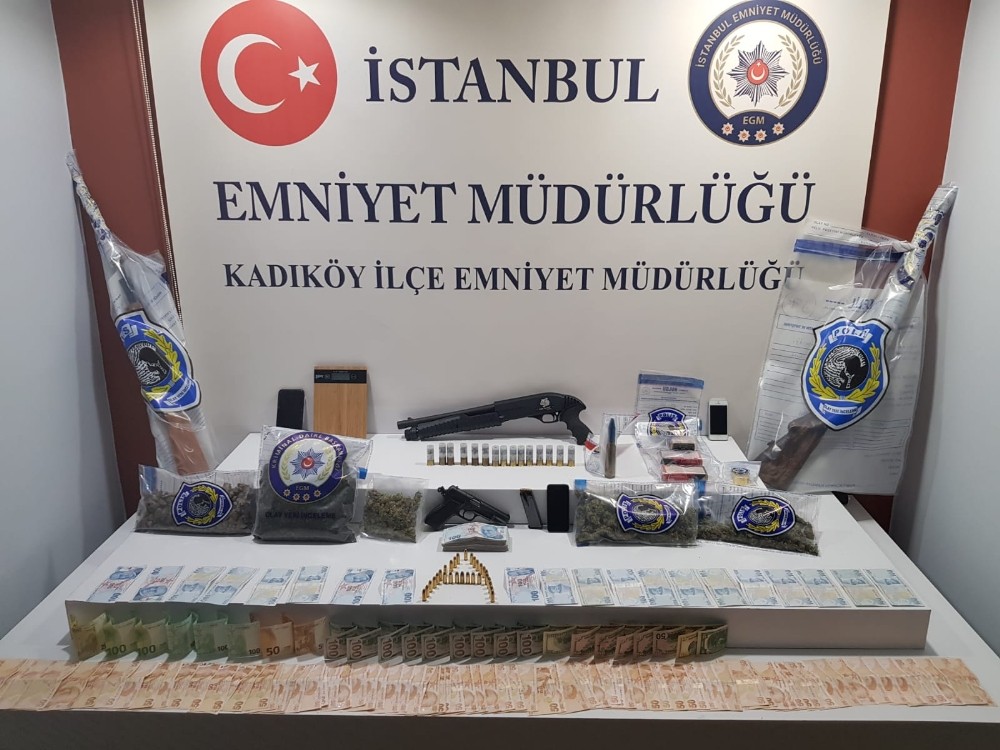 Kadıköy’de silahlı kavgaya karışan 8 zanlı yakalandı 
