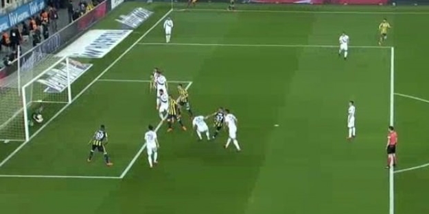 Tartışmalı karar: Hakem golü verdi!