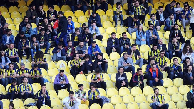 Kadıköy'de tribünler boş kaldı