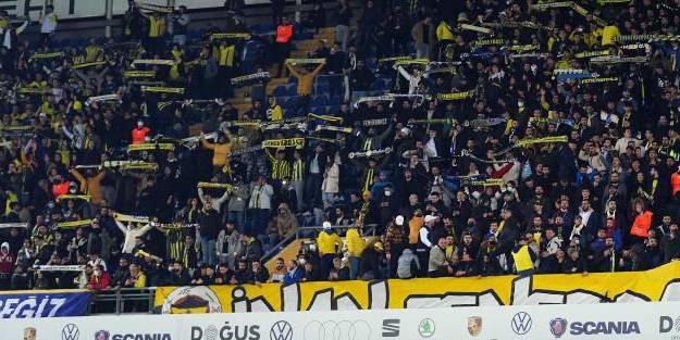 Kadıköy’de tribünlerden büyük protesto