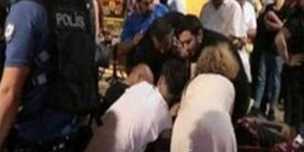 Kadıköy’de yasadışı gösteri! PKK’lı hainler iş adamını bıçakladı