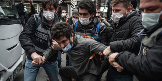 Kadıköy’deki eylemlerde yer alan 2 kişi tutuklandı