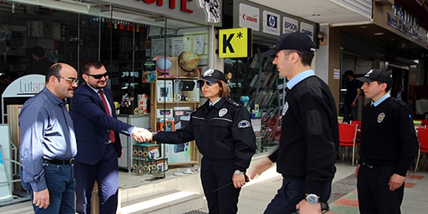 Kadın amiri görenler şaşırıyor