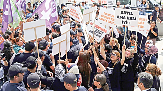 Kadın cinayetinde ‘kadınlara’ saldırdılar