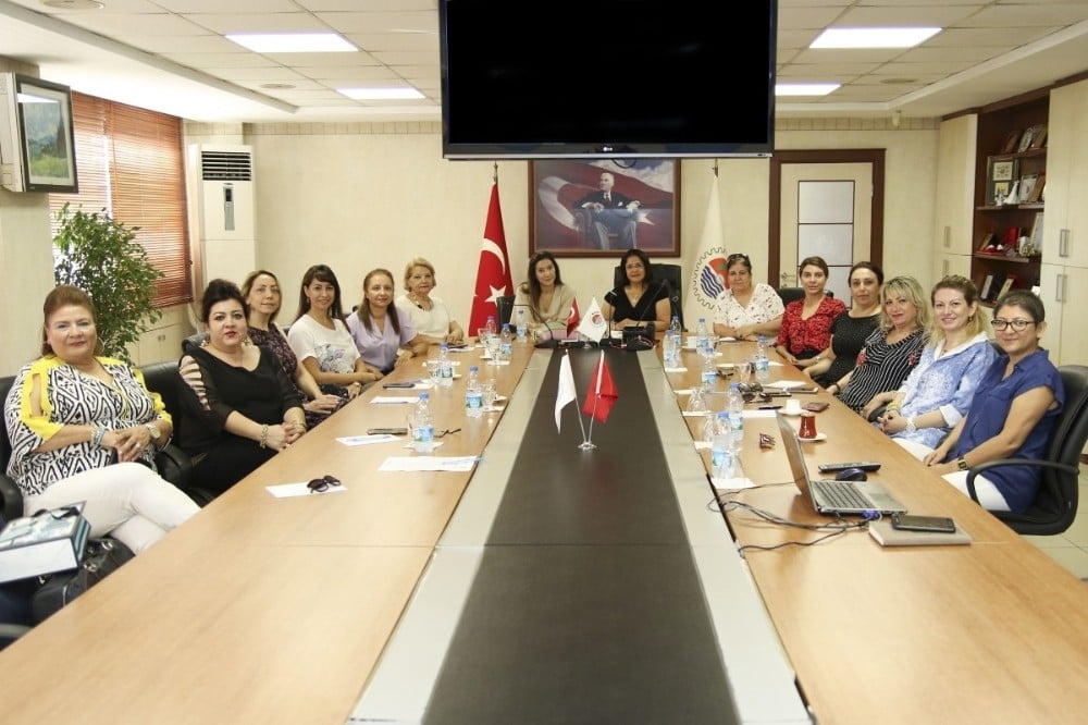 Kadın girişimciler kot giysileri dönüştürerek katmadeğer sağlayacak 