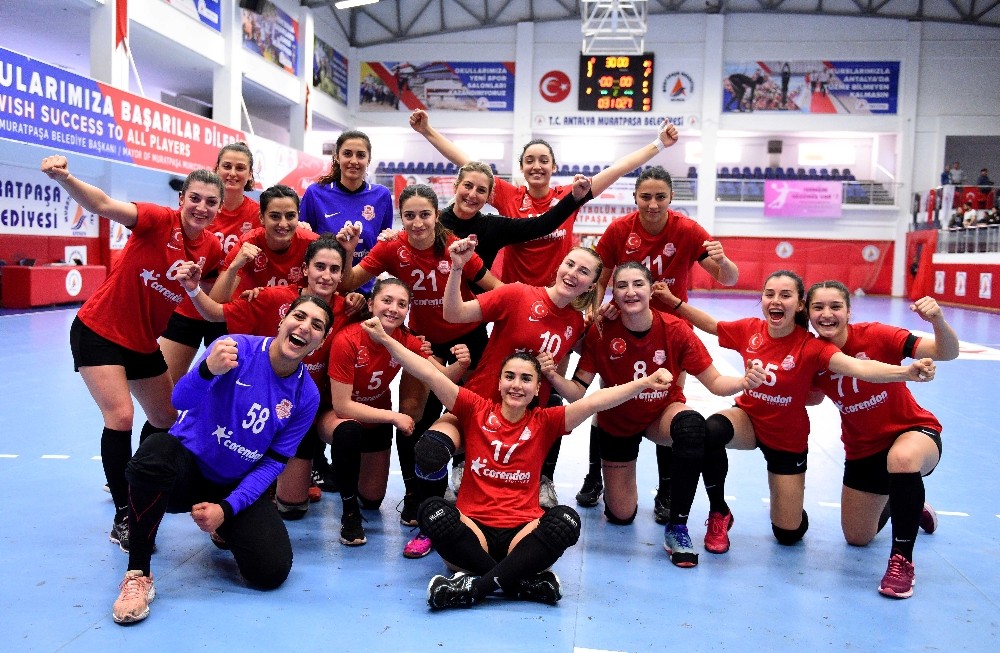 Kadın Hentbol Takımı Görele’den mutlu döndü 
