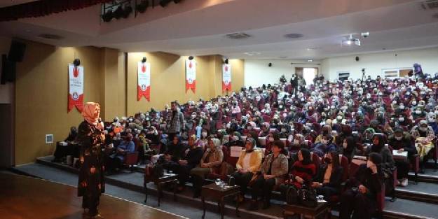 Kadın Kadına Aile Sohbetleri